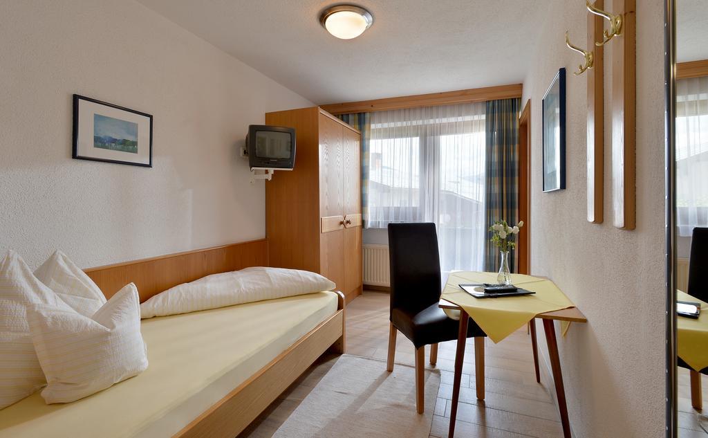 Hotel Theresia Garni Санкт-Йоганн Номер фото